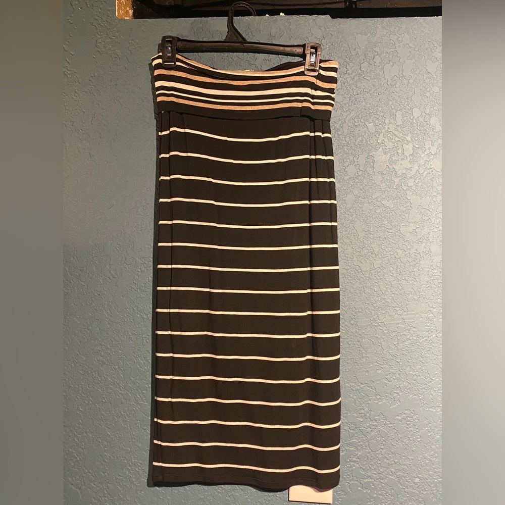 🖤☁️🗝️ BCBG Max Studio Midi Skirt 🖤☁️🗝️